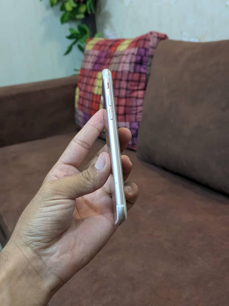 Apple iPhone 7  PTA approved 3
