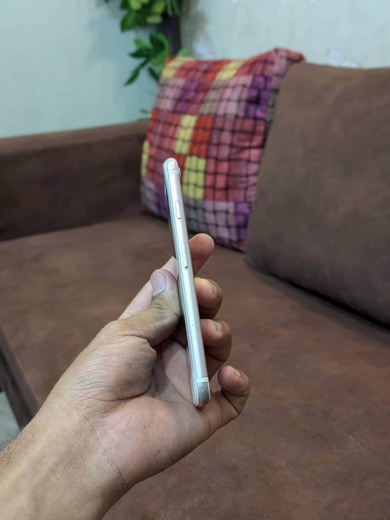Apple iPhone 7  PTA approved 4