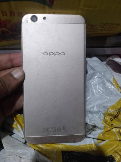 OPPO F1s