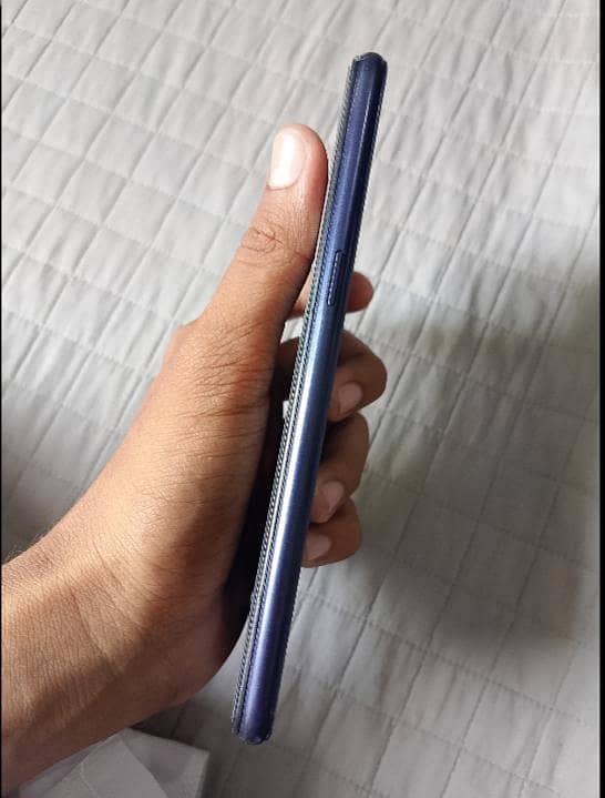 OPPO A3s 4