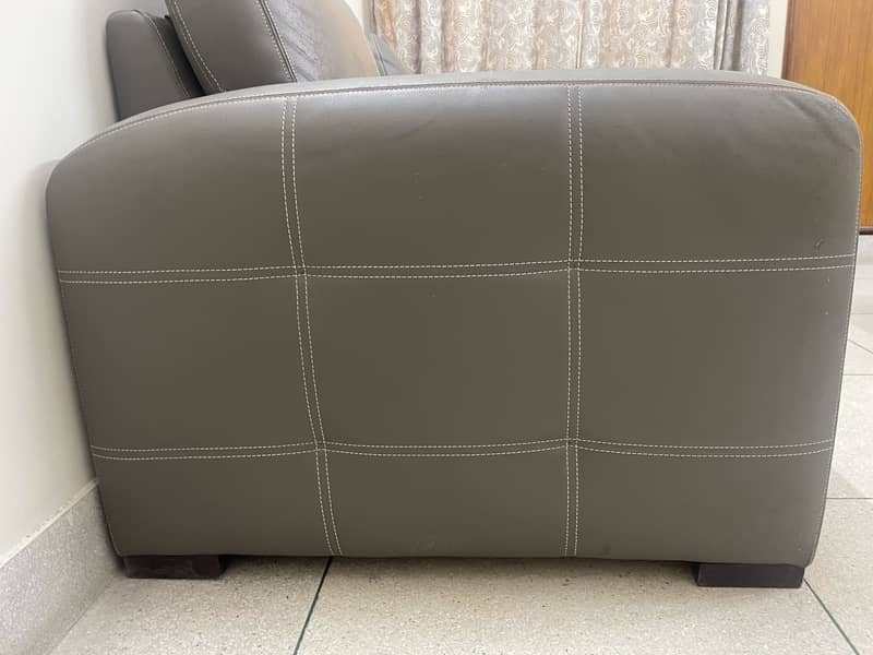 one seater sofas(2) 1