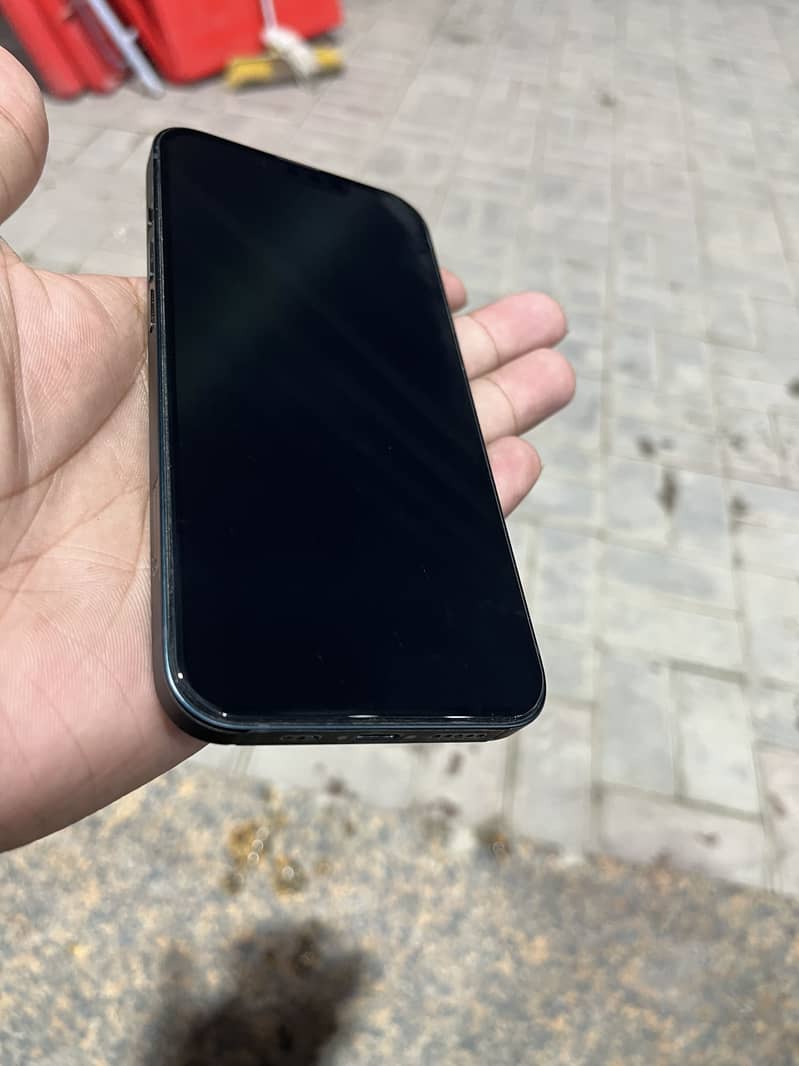 Apple iPhone 13 1