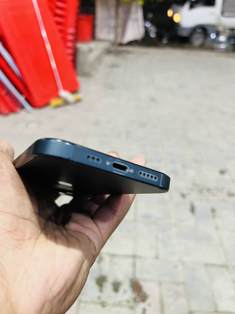 Apple iPhone 13 3