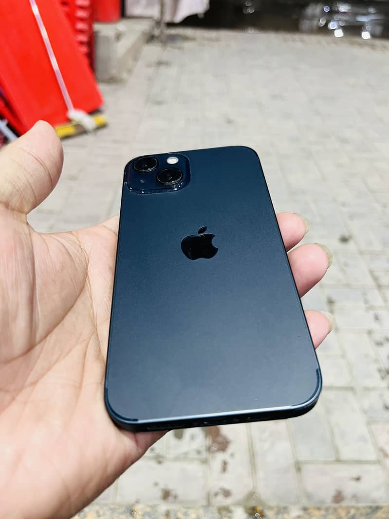 Apple iPhone 13 4