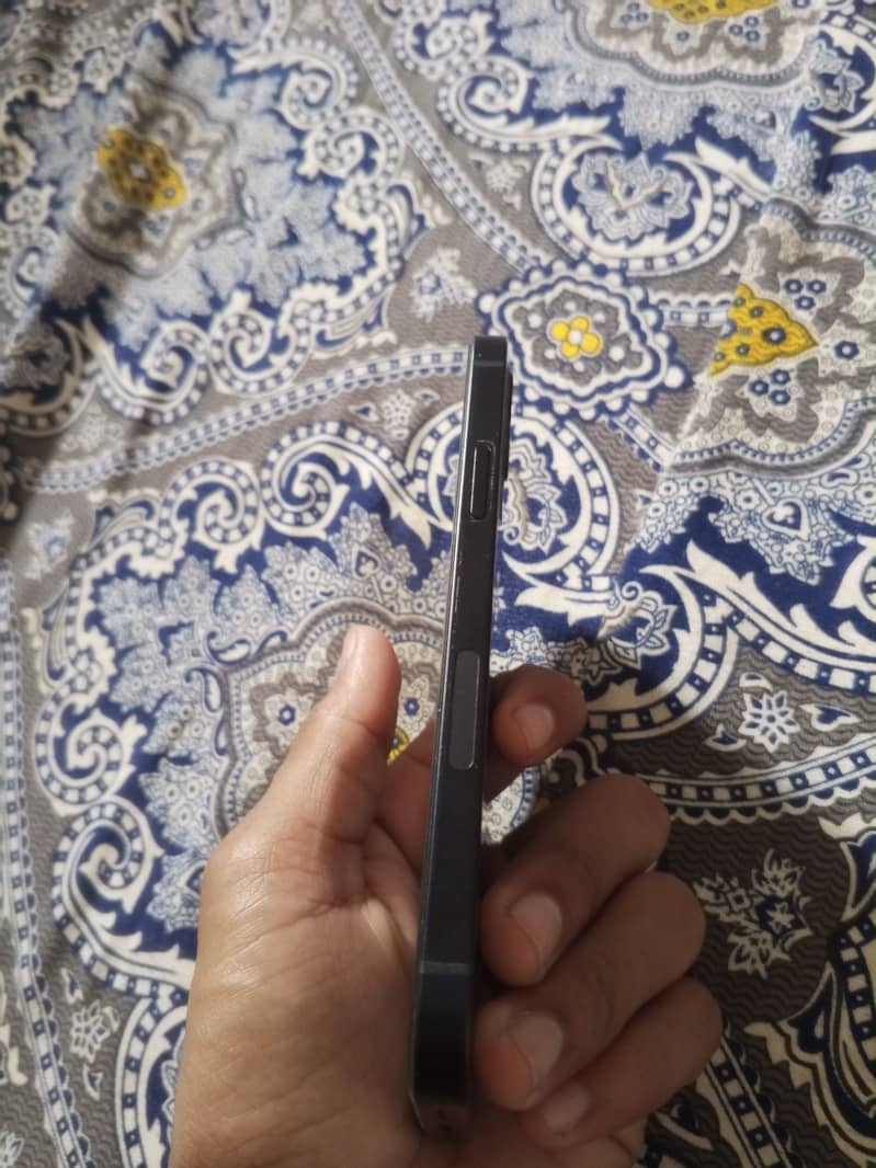 Apple iPhone 12 5