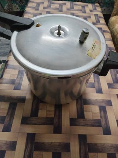 pressure cooker