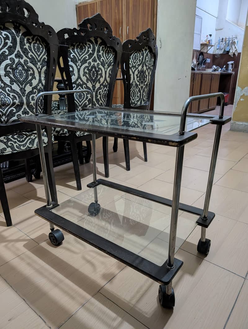 Serving table 0