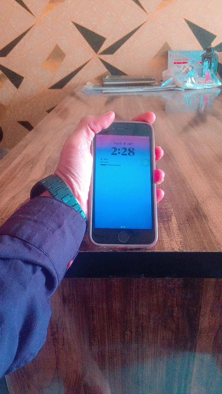 Apple iPhone 8 0