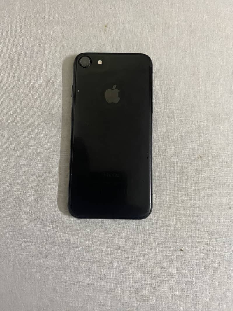 Apple iPhone 7 3