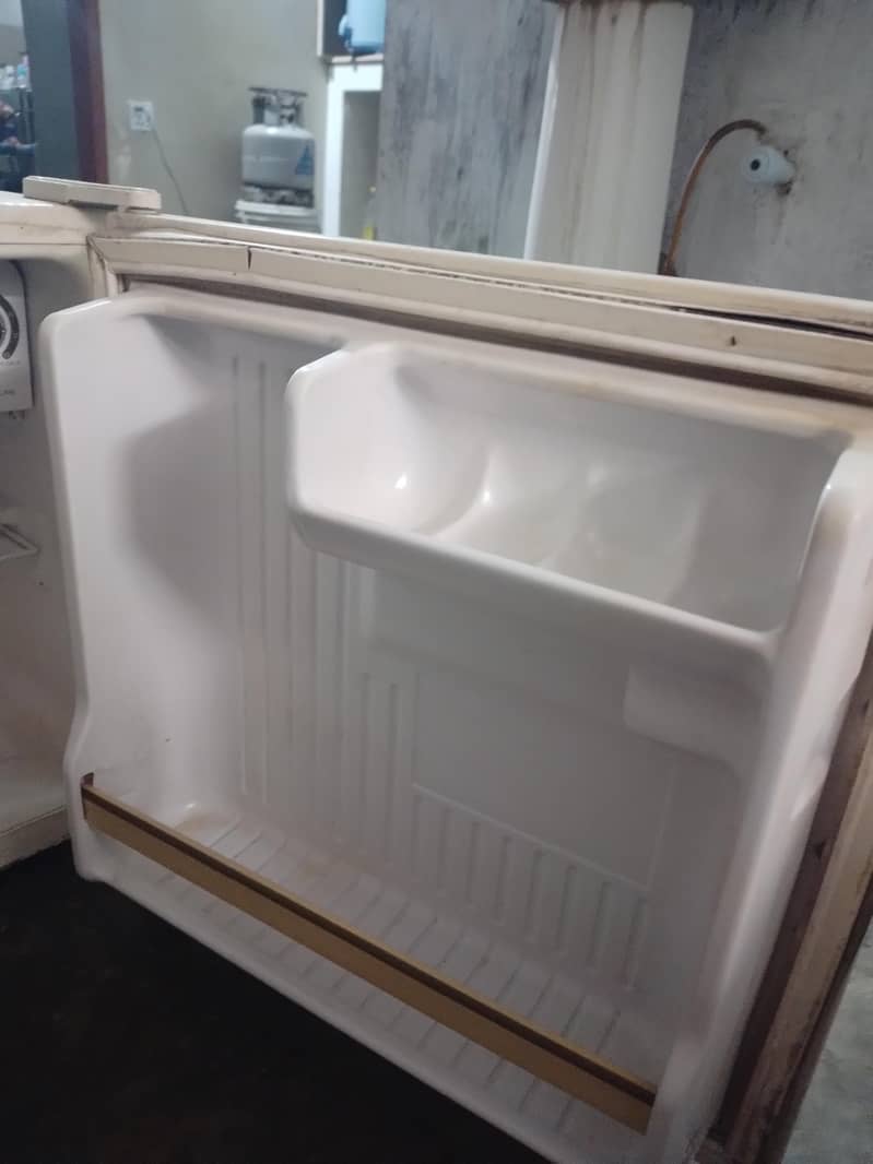 mini fridge 1