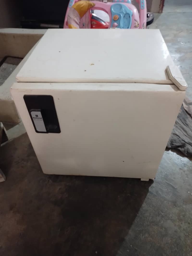 mini fridge 2