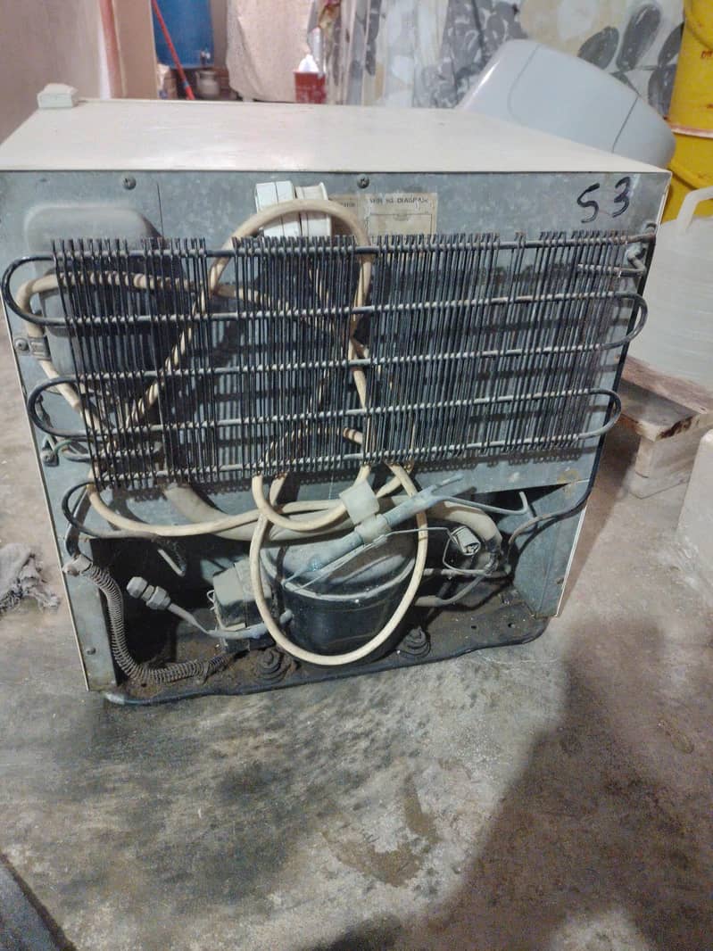 mini fridge 3