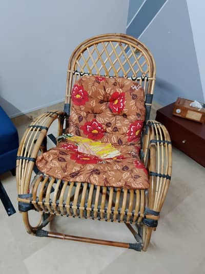 selling my rocking chair in 10/10 condition