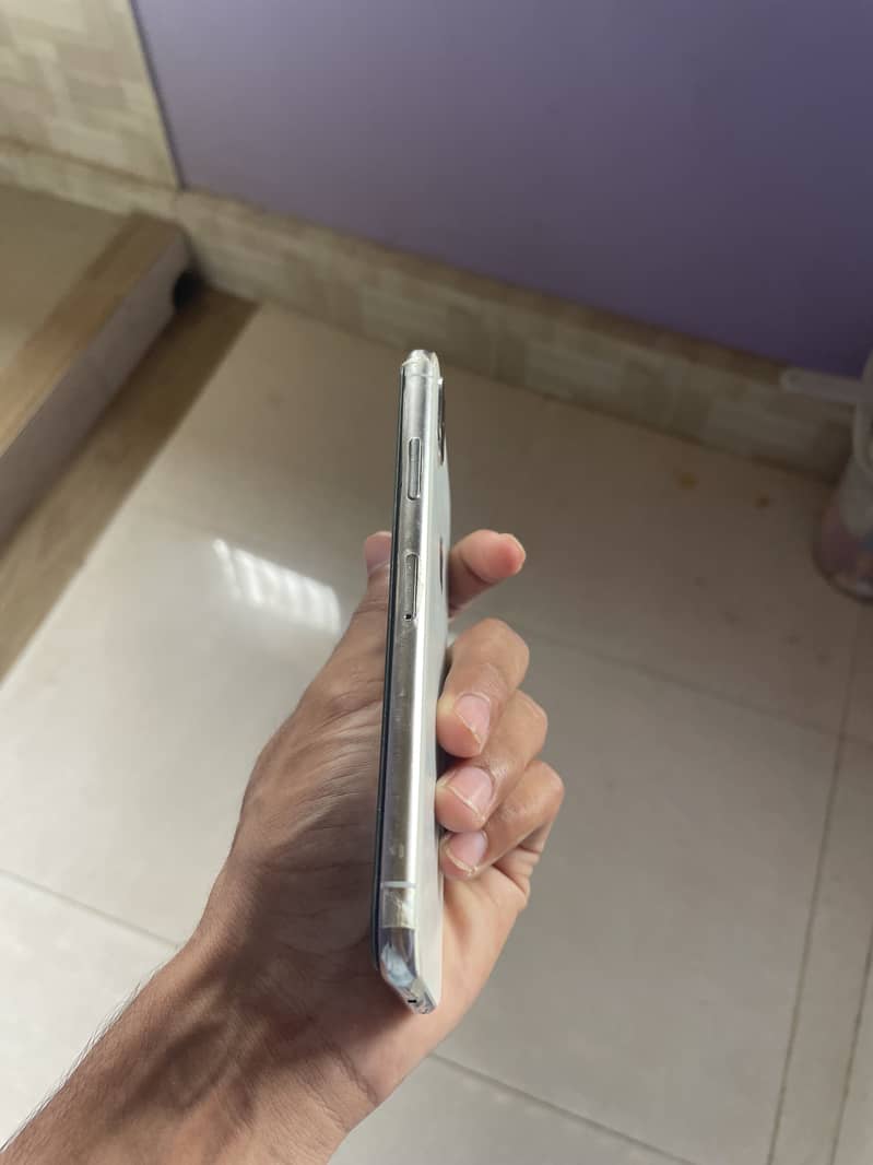 Apple iPhone X 6