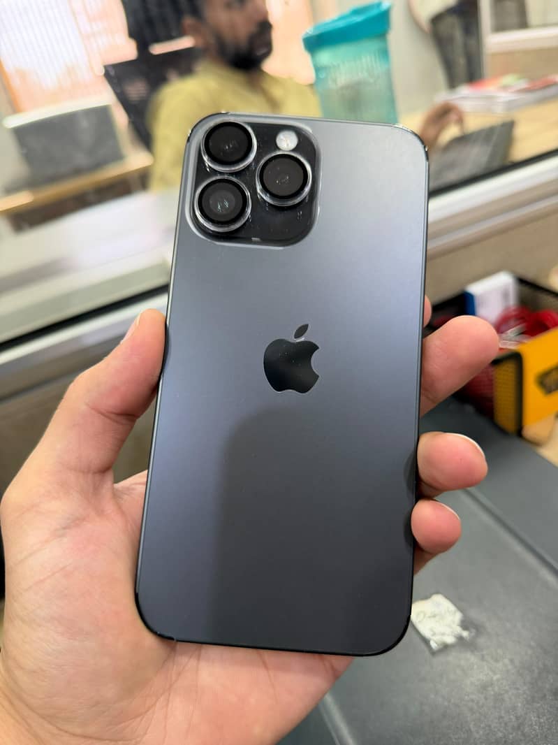 Apple iPhone 14 Pro Max 1