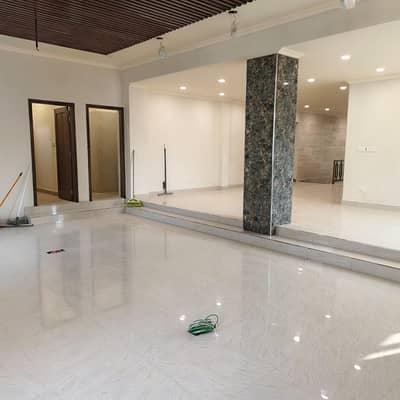 Commercial Floor Available For Rent MM Alam Road