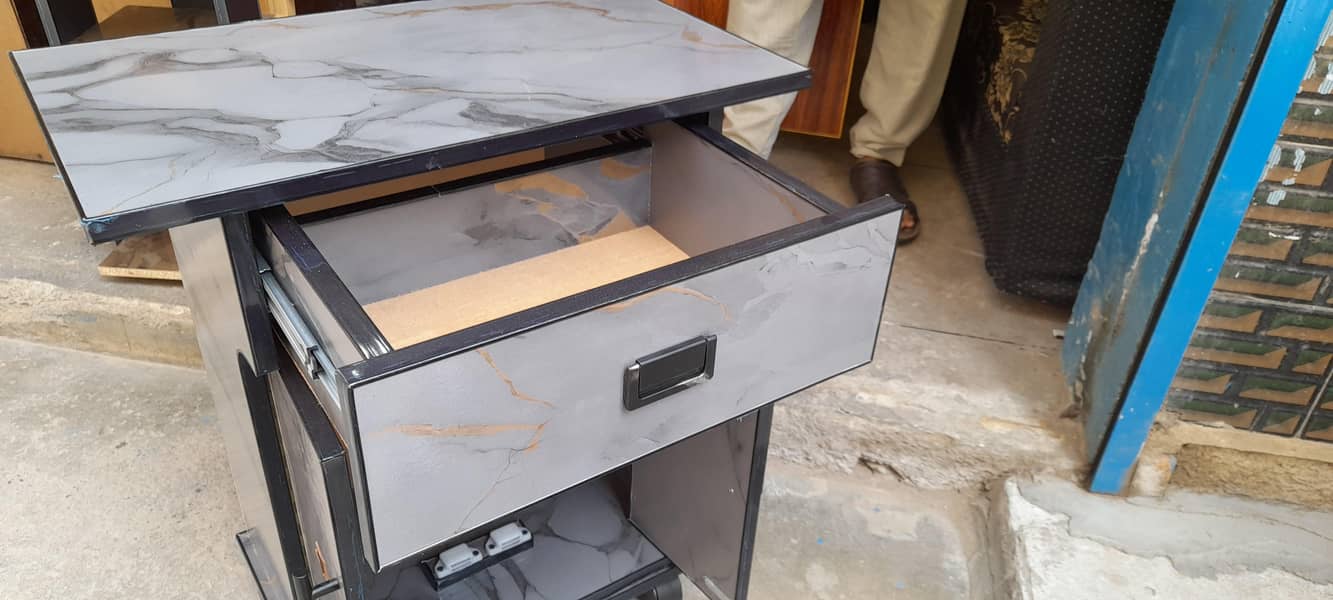 Sewing machine table. Computer table. Child study table. 1