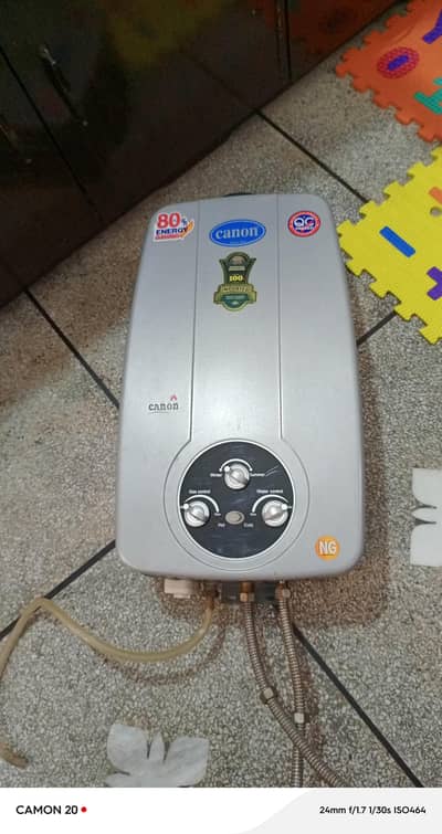 Canon Geyser 12Litre Excellent condition CA-24 D PLUS