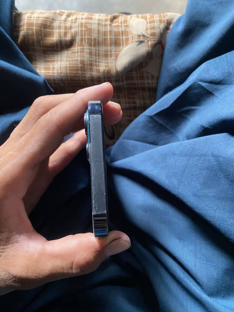 Apple iPhone 12 Pro Max 3