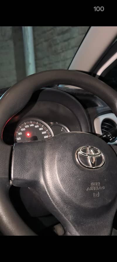 Toyota Vitz 2012
