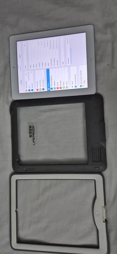ipad model: MC990LL/A 10/10 condition all assacories availabale