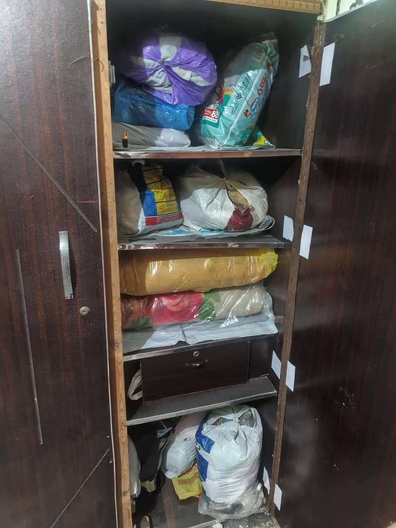 Almari /wardrobe 1