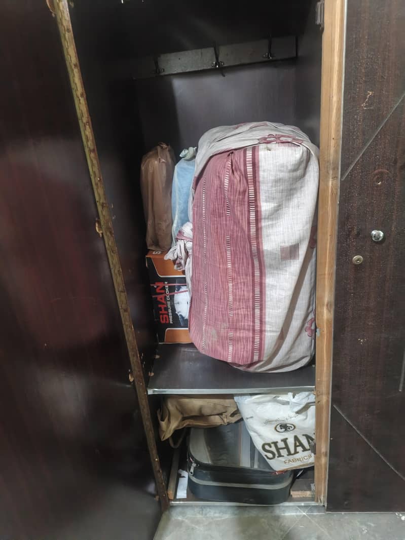 Almari /wardrobe 2