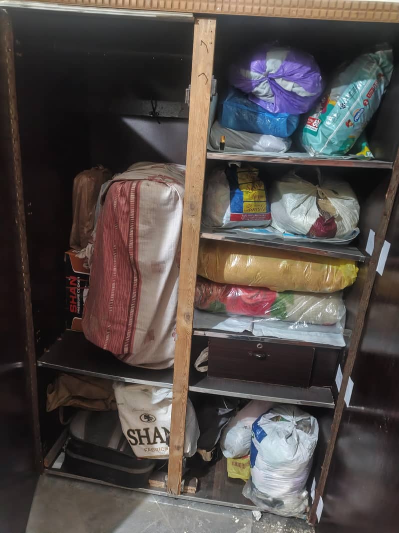 Almari /wardrobe 3
