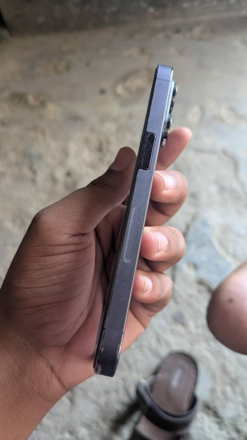 Apple iPhone 14 Pro 1