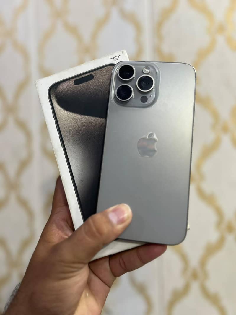 Apple iPhone 15 Pro Max 5