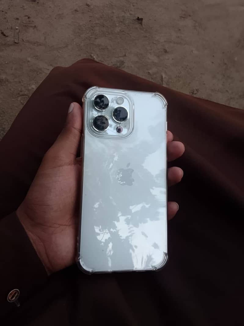 Apple iPhone 14 Pro Max 4