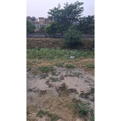 5 Marla Commercial Plat For Sale.