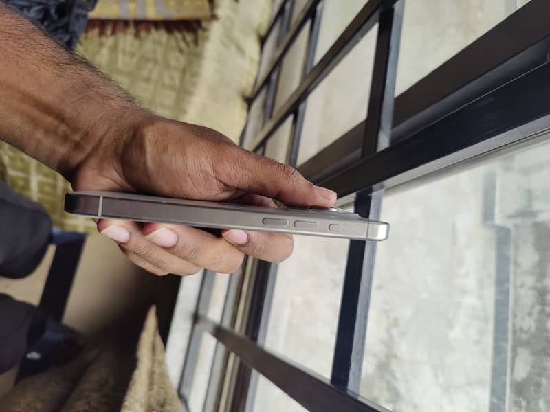Apple iPhone 15 Pro 5