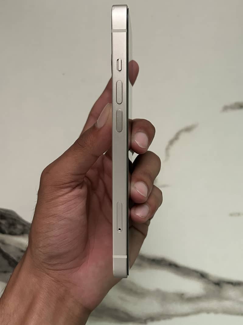 Apple iPhone 14 3