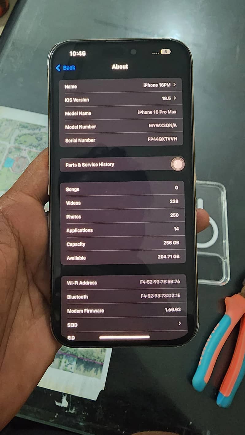 Apple iPhone 16 Pro Max 4