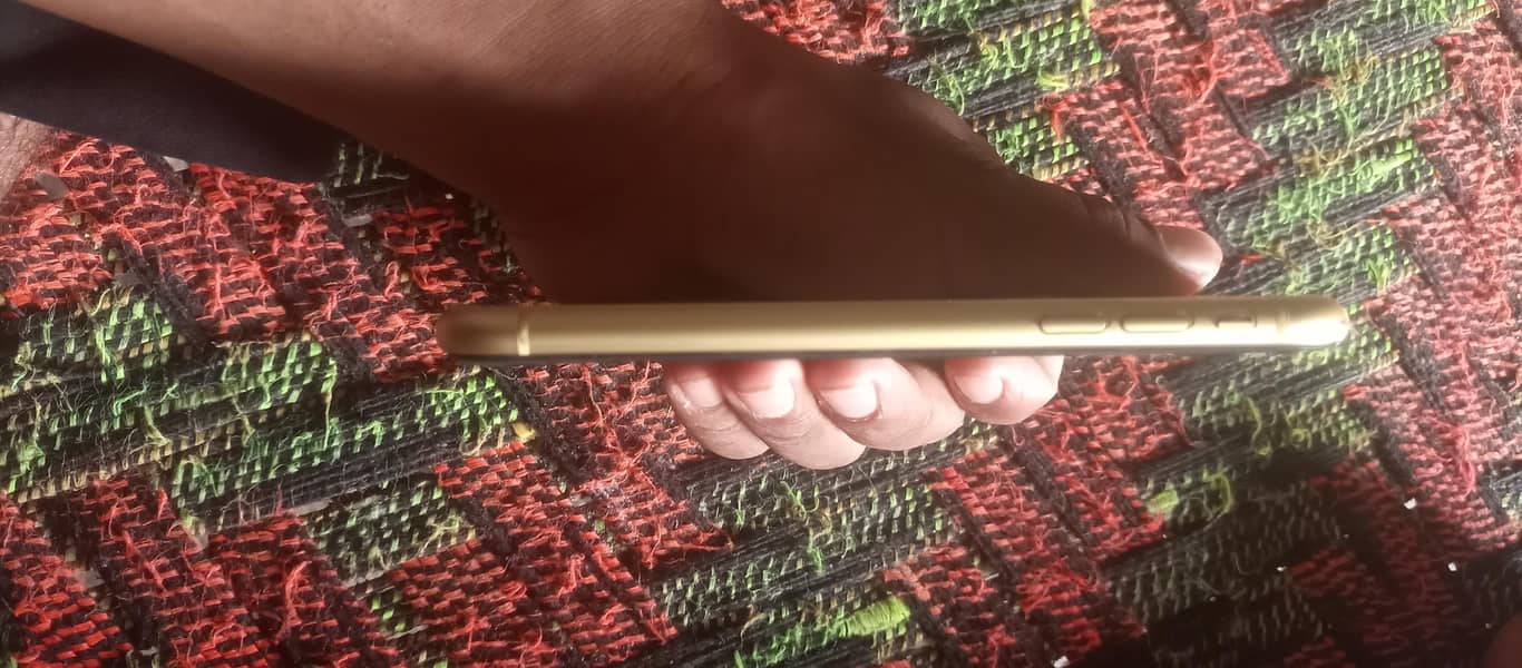 Apple iPhone 11 5
