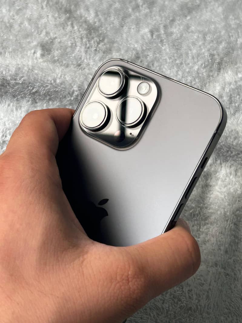 Apple iPhone 14 Pro Max 3