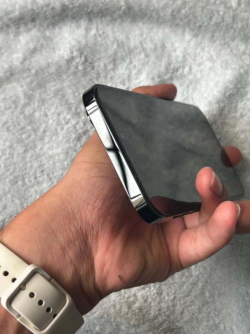 Apple iPhone 14 Pro Max 5