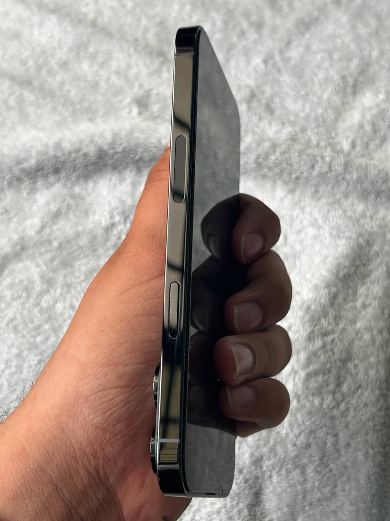 Apple iPhone 14 Pro Max 6