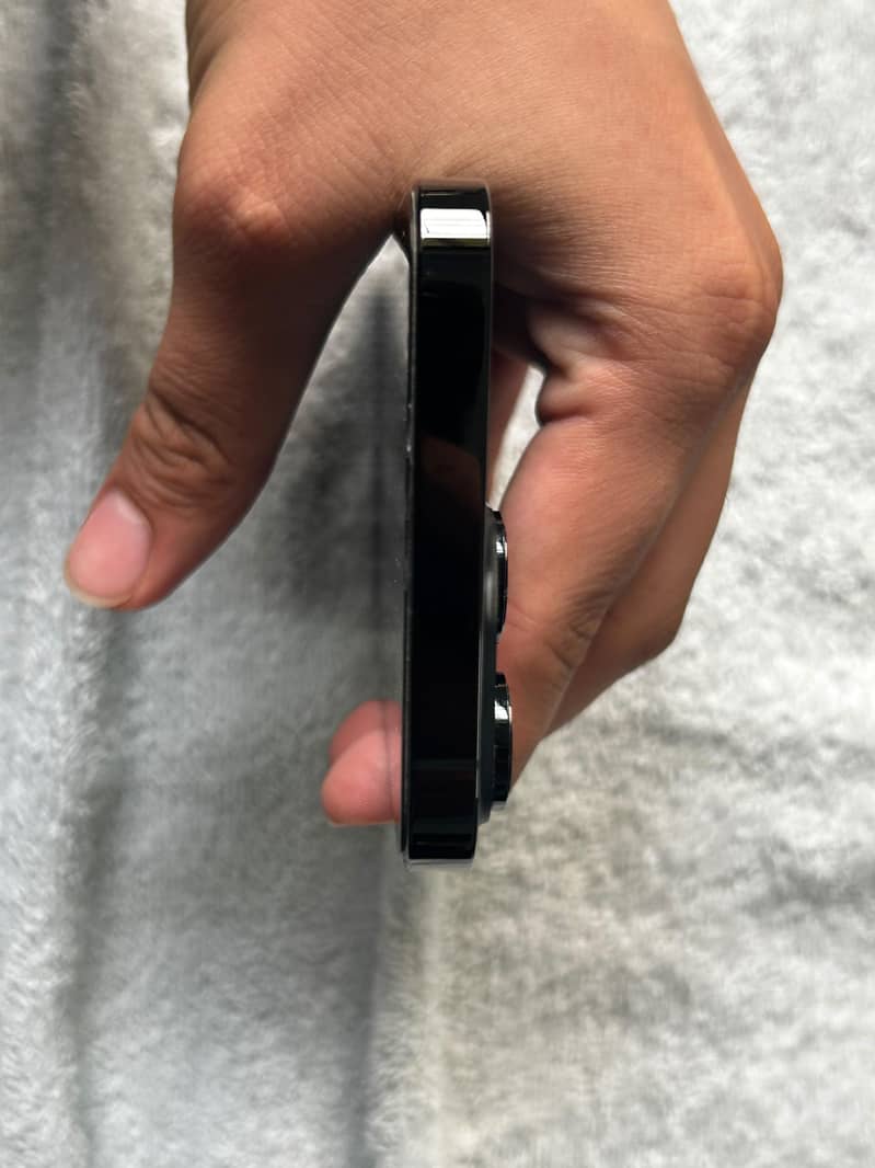 Apple iPhone 14 Pro Max 8