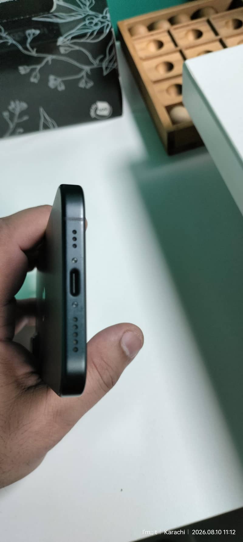 Apple iPhone 16 6