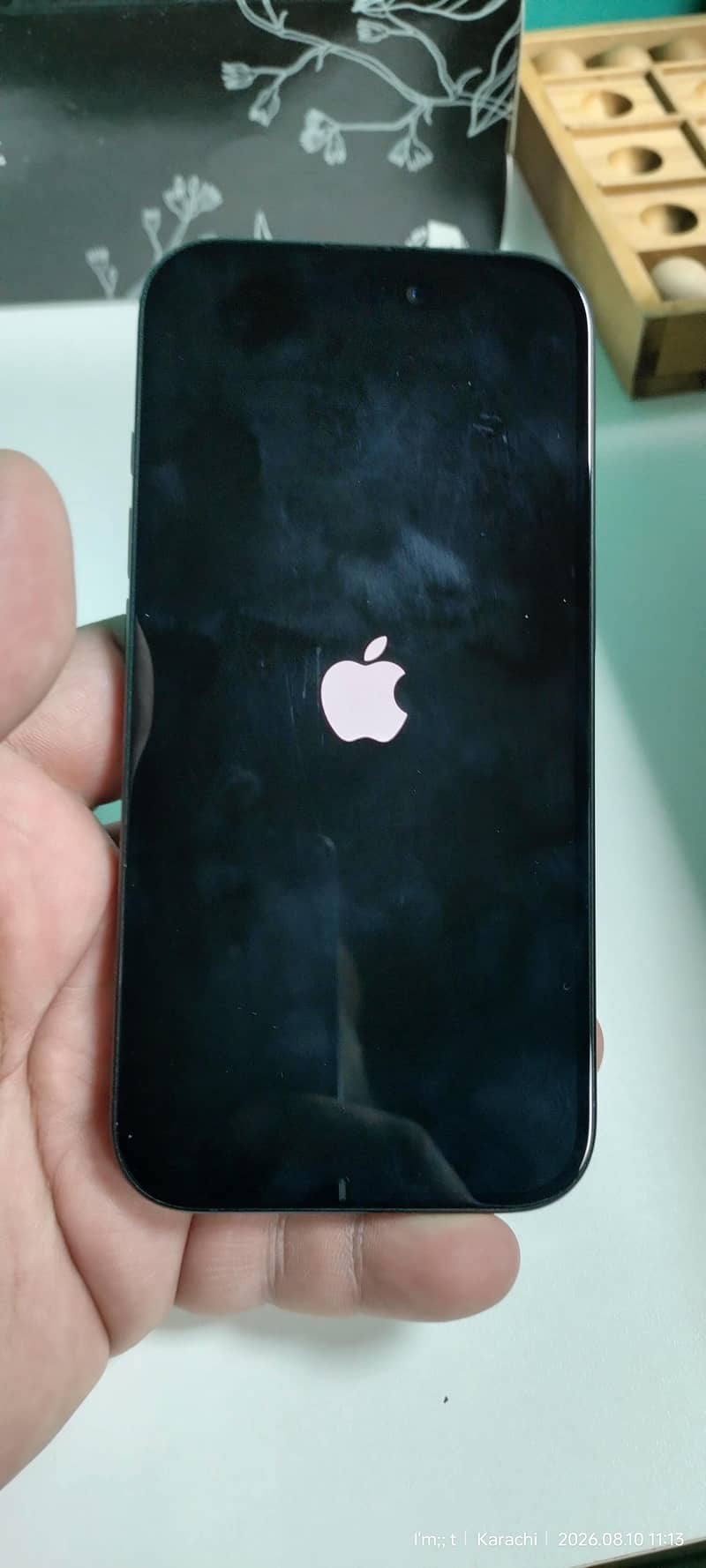 Apple iPhone 16 9