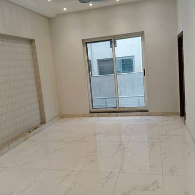 1 Kanal Elegant Lower Portion For Rent