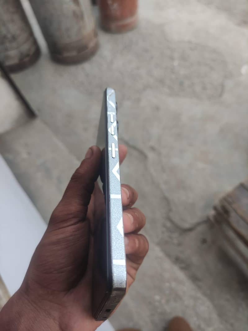 Tecno CAMON 20 4