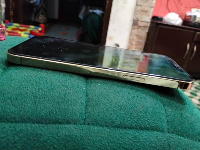 Apple iPhone 12 Pro Max 3