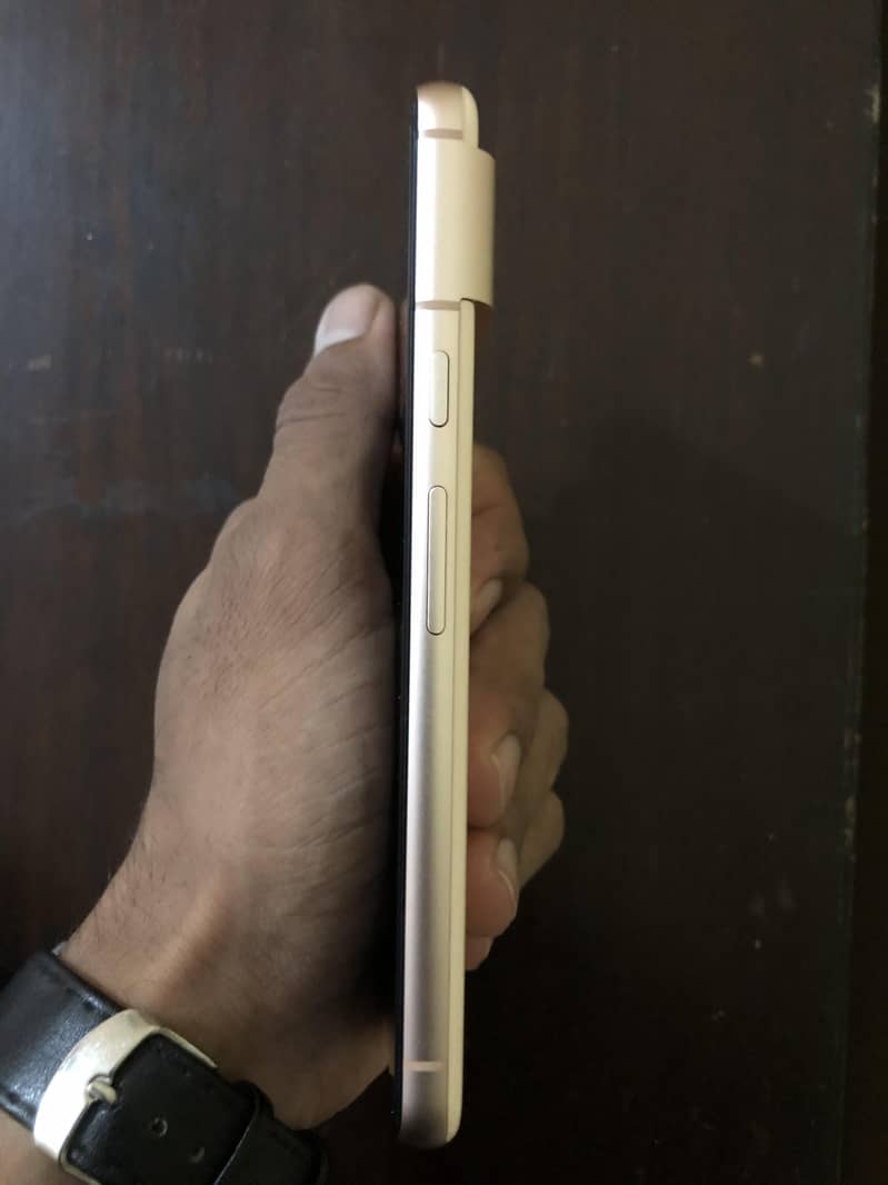 Google Pixel 8 4