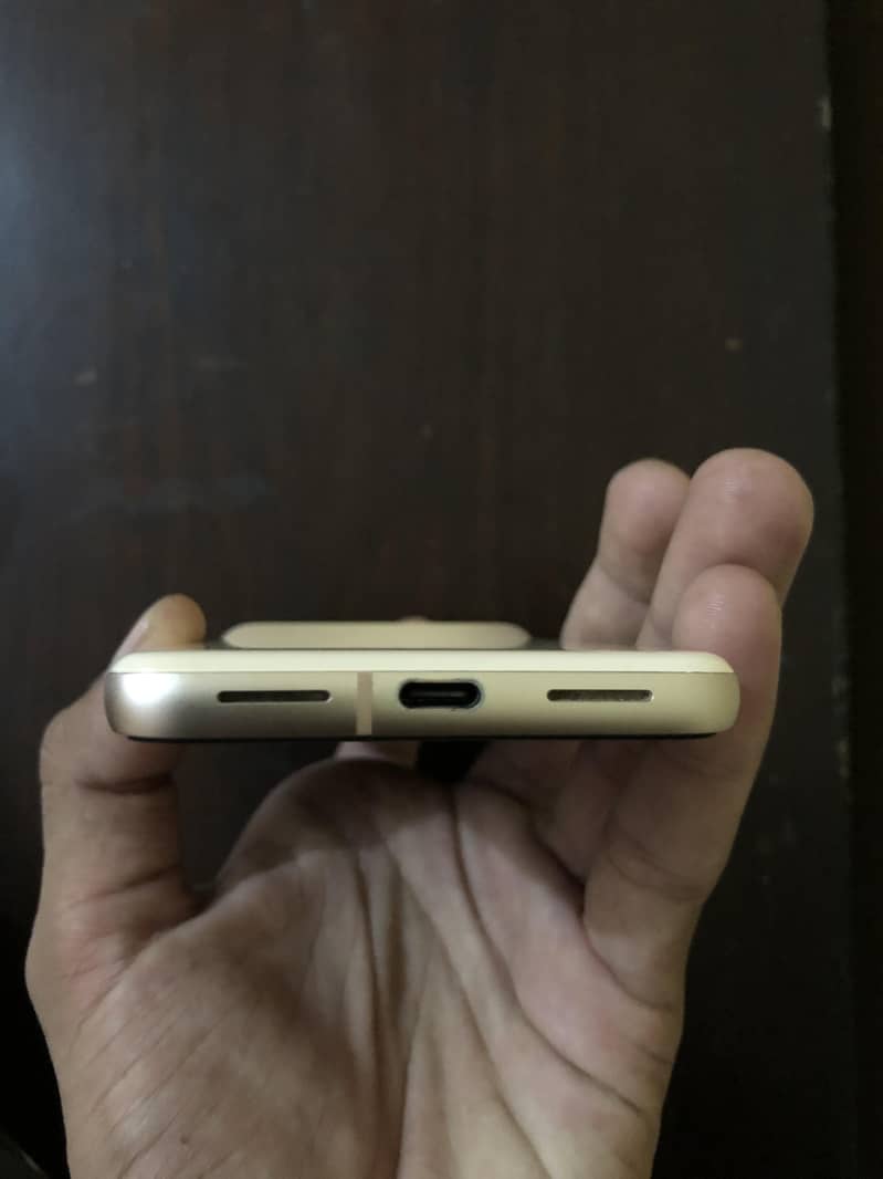 Google Pixel 8 6
