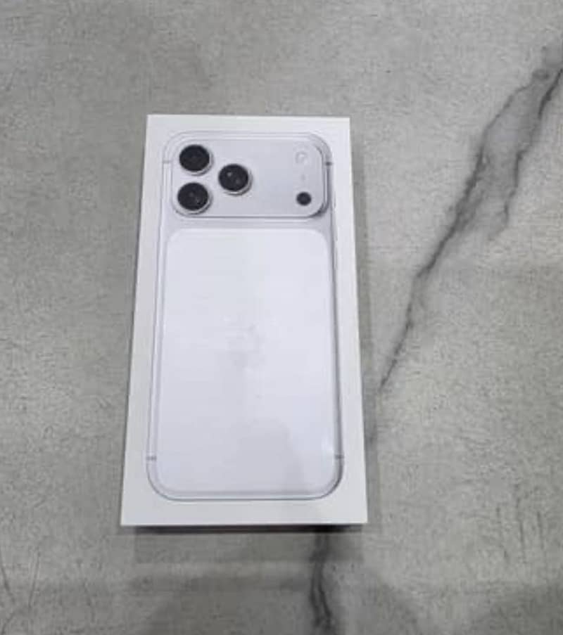 Apple iPhone 17 Pro Max 3