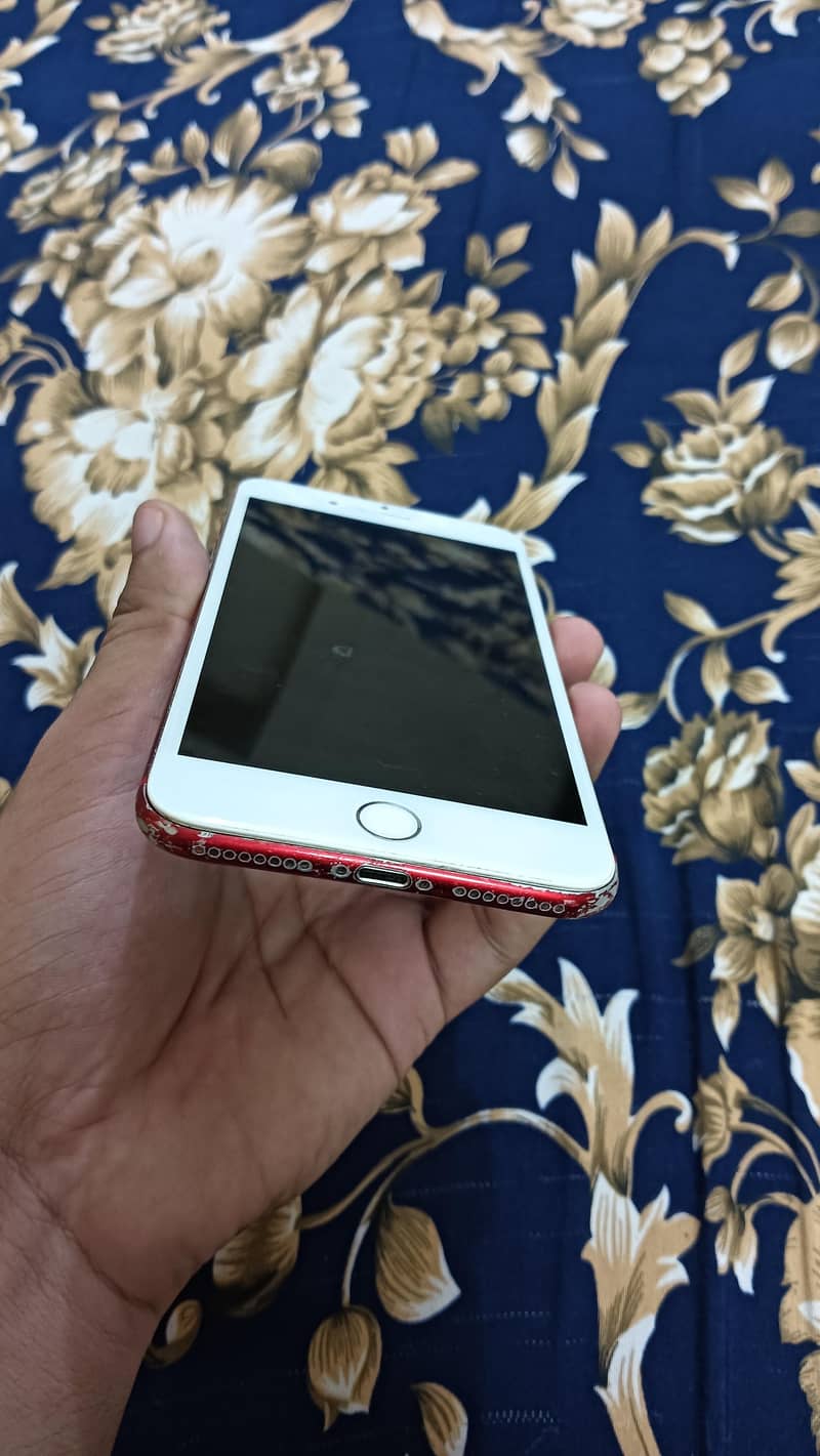 Apple iPhone 7 Plus 6
