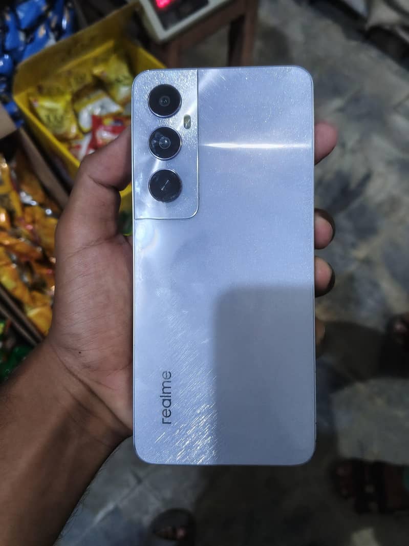 Realme C65 0